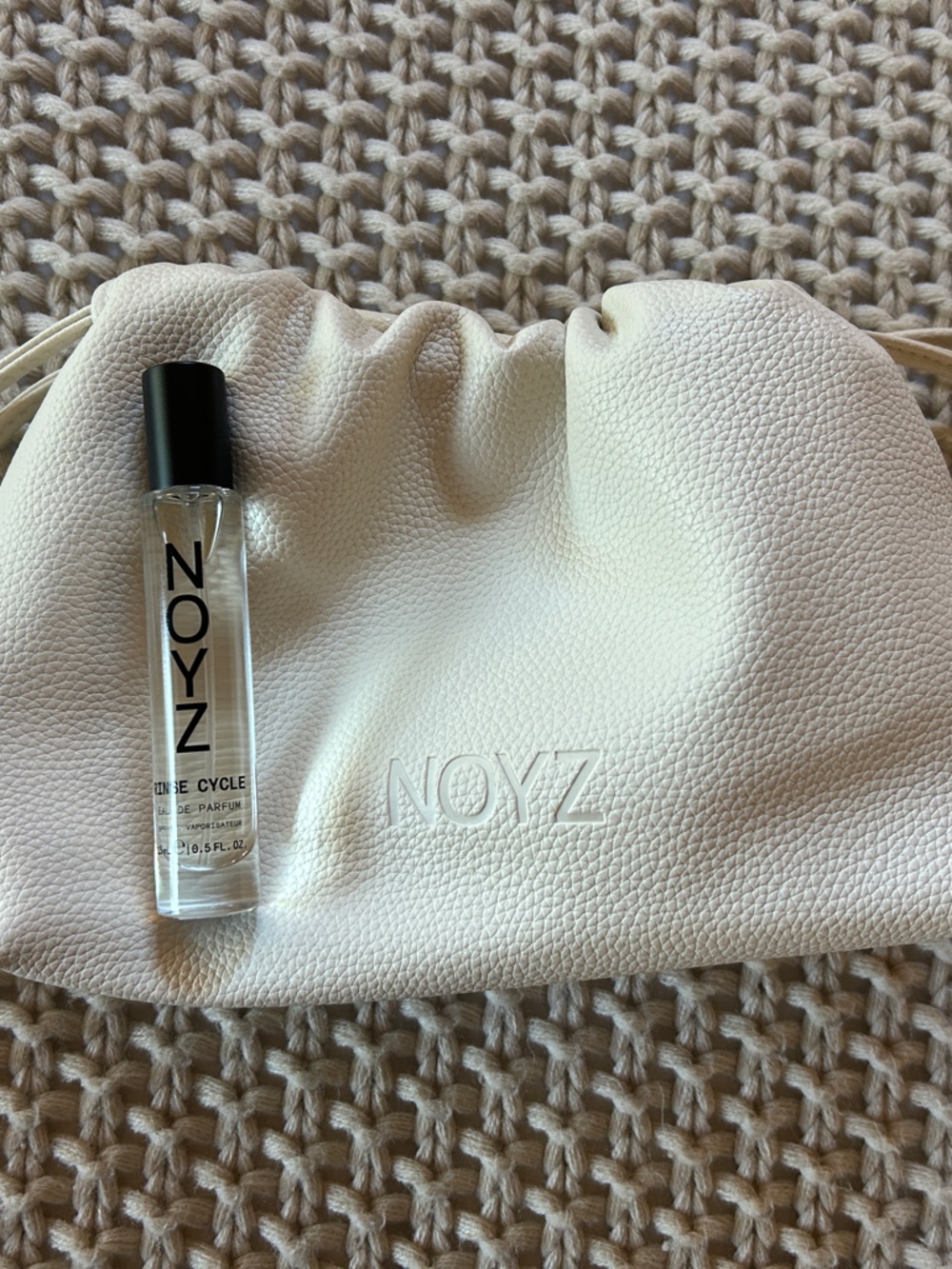NOYZ White Leather Drawstring Pouch PLUS rinse cycle perfume spray- NWT